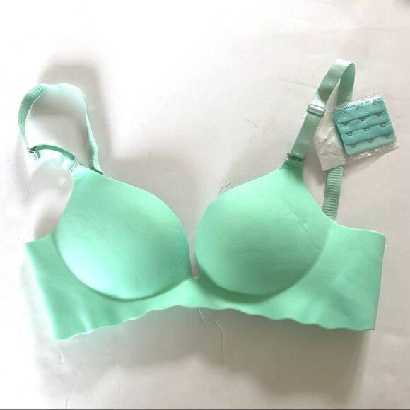 Seamless T-Shirt Bra Size 32A Green Smooth New - Picture 1 of 5